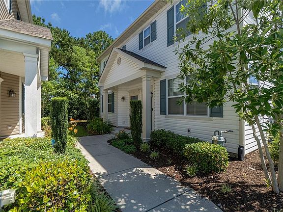 2nd image of 4108 Clarendon Way