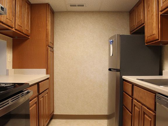 2nd image of 602-606 Hay St #604D