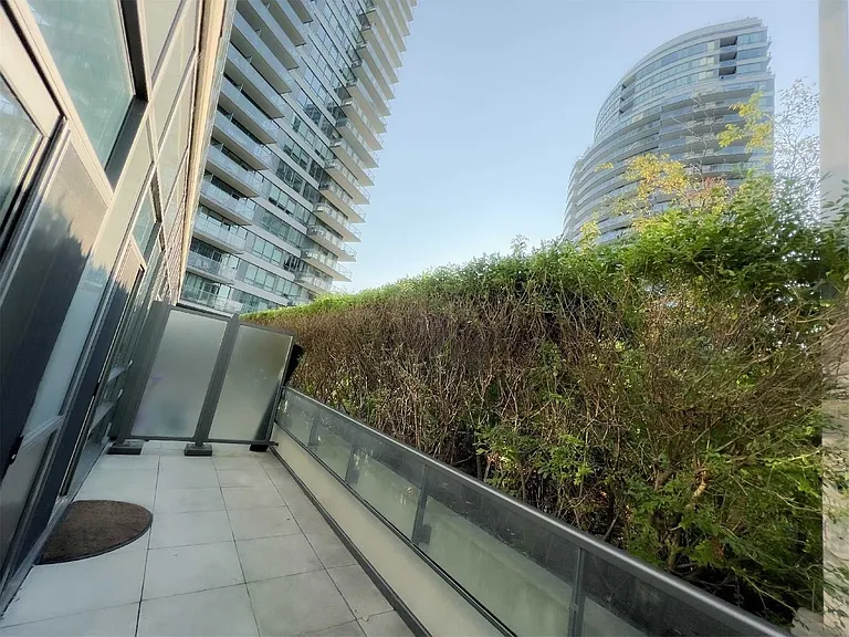 2240 Lake Shore Blvd W #309 — Photo 11