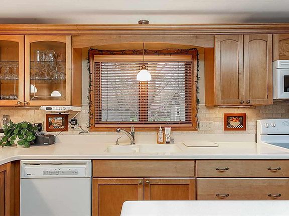 5th image of 501 Birchwood Ave