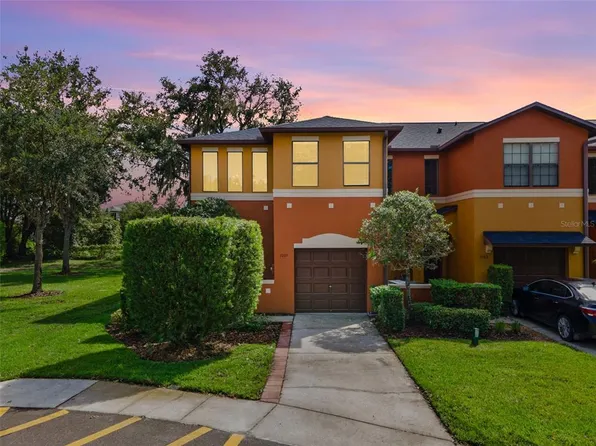 1001 Tullamore Dr, Zephyrhills, FL 33543