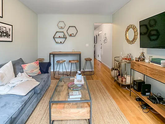 Rented by Halstead Real Estate | media 77