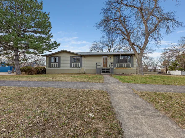 2415 E Franklin St, Pierre, SD 57501