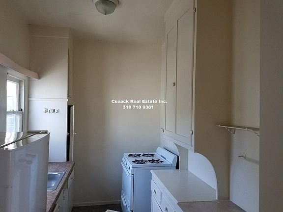 2nd image of 520 S Serrano Ave #204