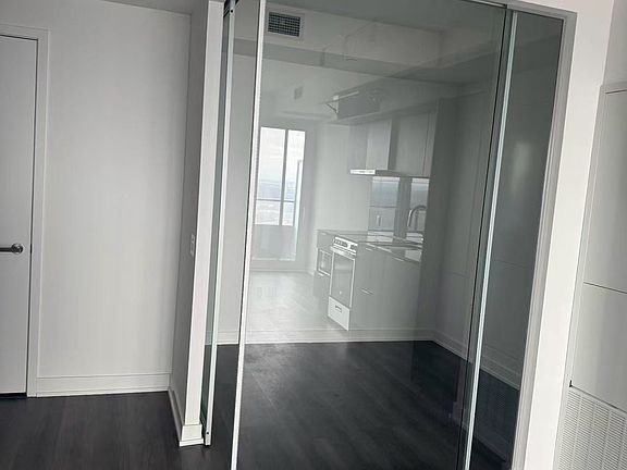 3rd image of 448 Burnhamthorpe Rd W #3601