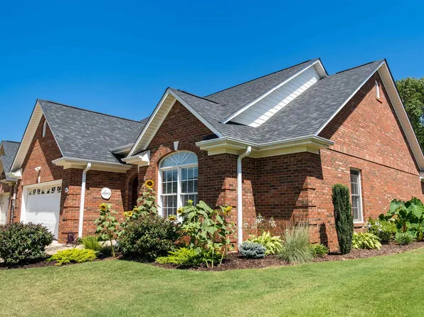815 White Magnolia Dr, Inman, SC 29349