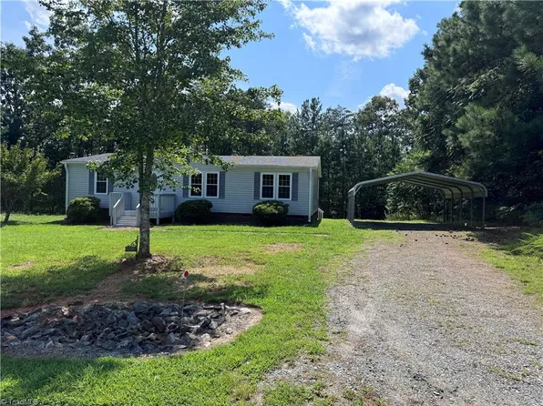 5052 Friendship Circle Rd, East Bend, NC 27018