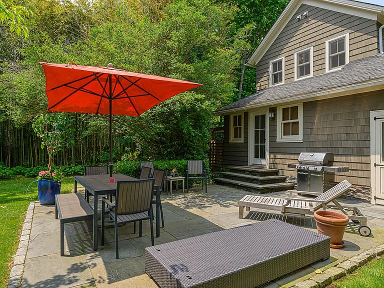 14 Pulaski Ave — Photo 4