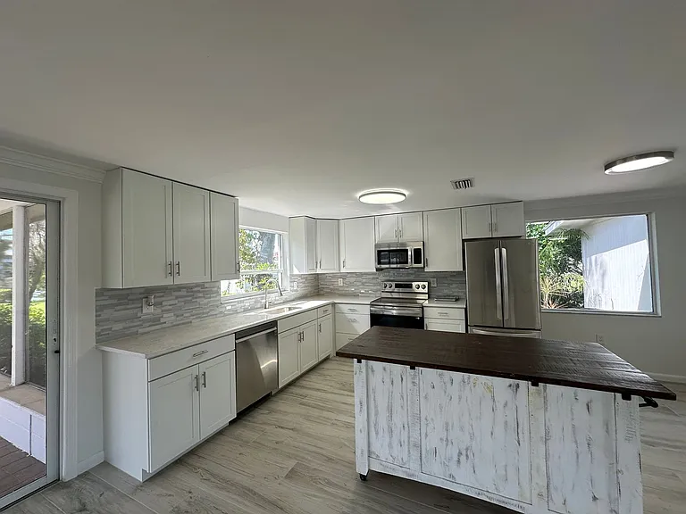 812 Bayview Dr — Photo 14