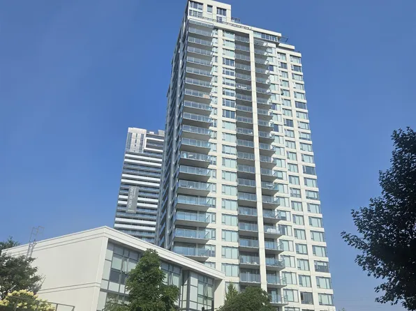 602 Como Lake Ave #1407, Coquitlam, BC V3J 0G2