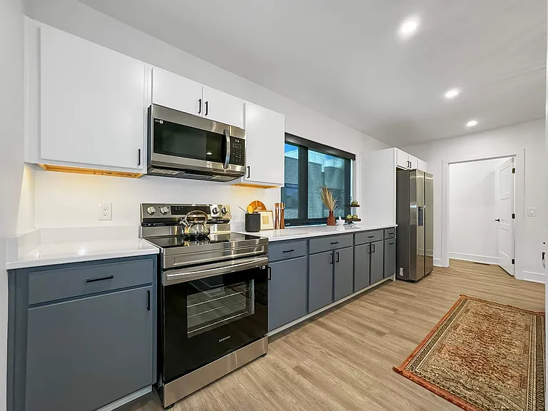 Matilda 235 Townhomes — Photo 8