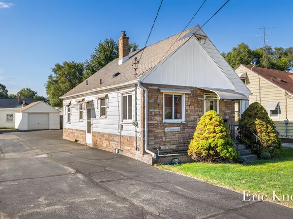 32 Oneida St SW, Wyoming, MI 49548