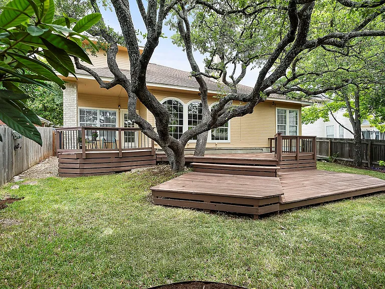 6921 Auckland Dr — Photo 33
