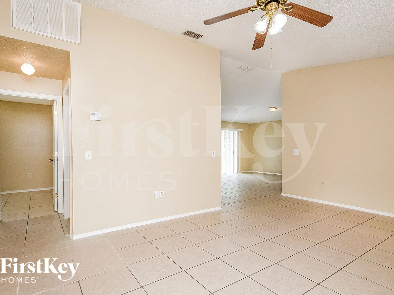3 bed, 2.0 bath, 1149 sqft, $1,820 — Photo 4