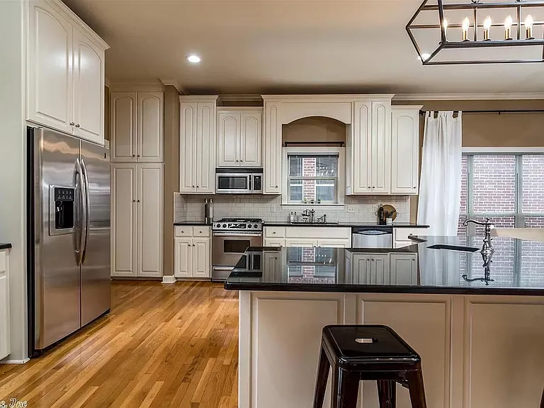 20 Bristol Ct — Photo 9