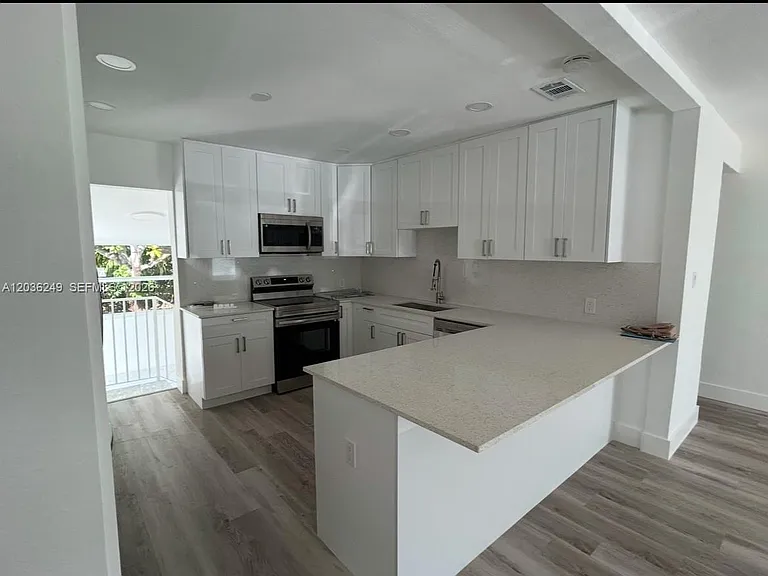 6391 SW 39th St — Photo 11