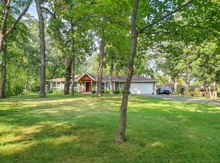 2050 Hickory Ln, Schaumburg, IL 60195