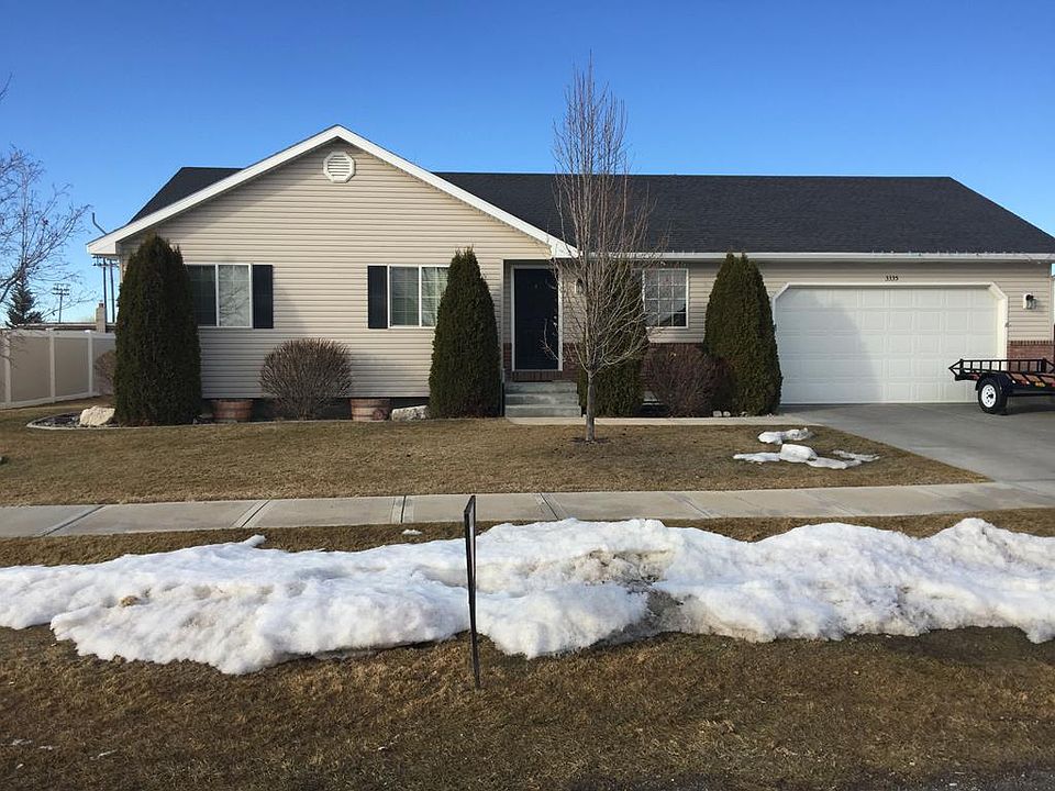 1st image of 3335 E Pinnacle Dr