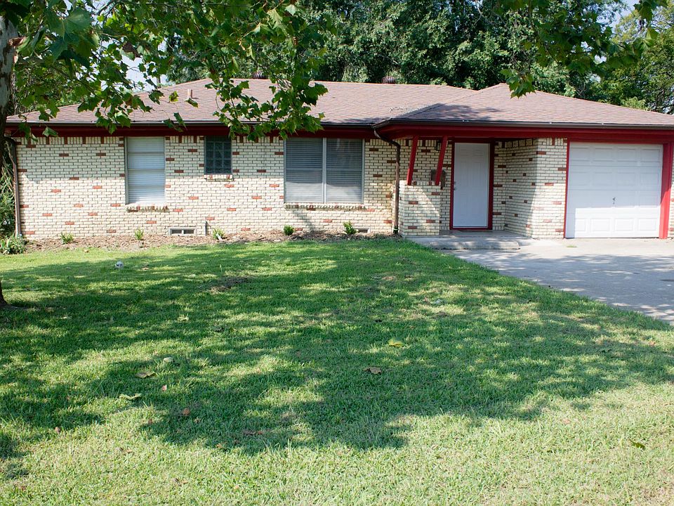 1st image of 740 S Andrews Ave