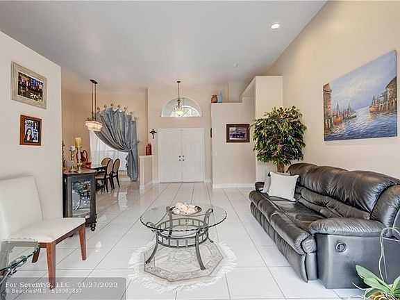 3rd image of 5040 Perignon Way