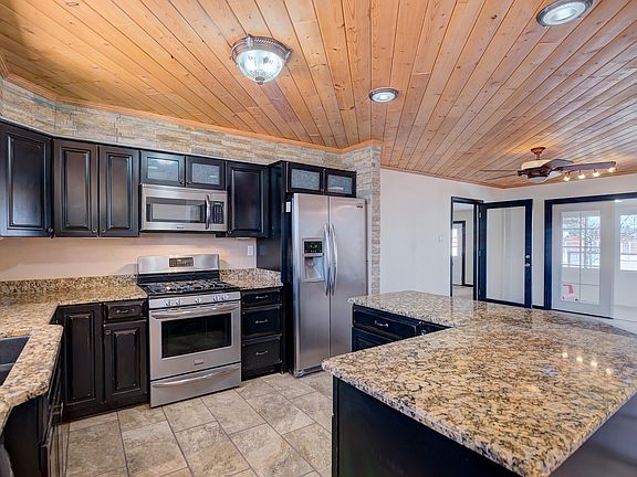 2nd image of 690 Valle Dr