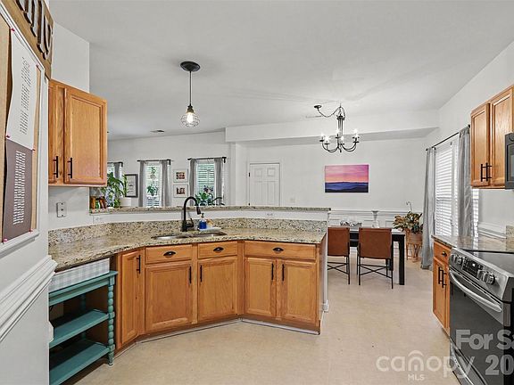 4th image of 6715 Tanners Creek Dr