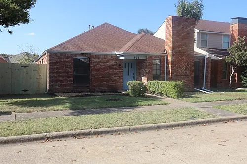 808 Woodway Ln Photo 1