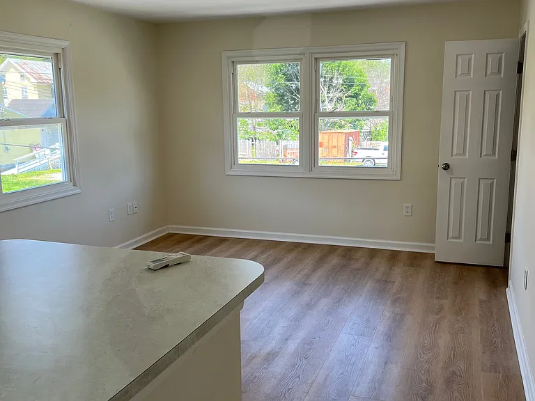 12 N Main St #4 — Photo 3