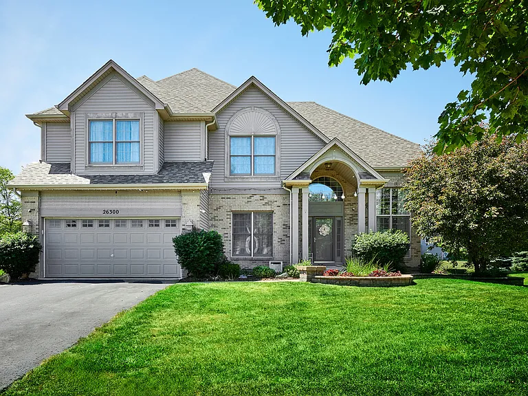 26300 W Chatham Dr — Photo 1