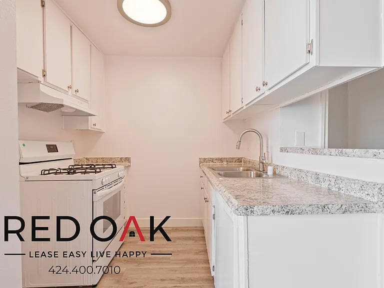 8309 Cedros Ave #110 — Photo 5