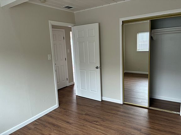 4th image of 2279 Park St