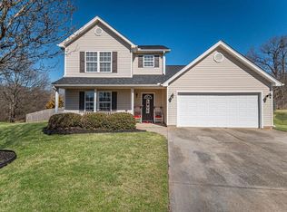 825 N Mossy Rock Rd, Spartanburg, SC 29303