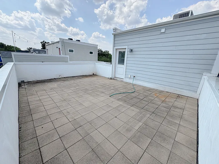 1104 Perry St #B — Photo 10