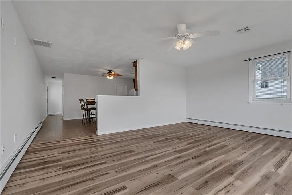 1 bed, 1.0 bath, 936 sqft, $2,200 — Photo 3