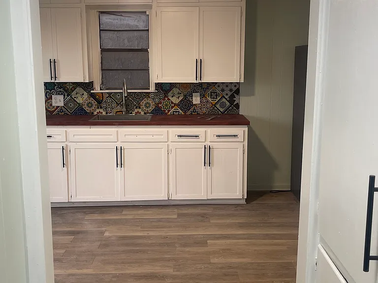 2706 N Hancock Ave #B — Photo 2