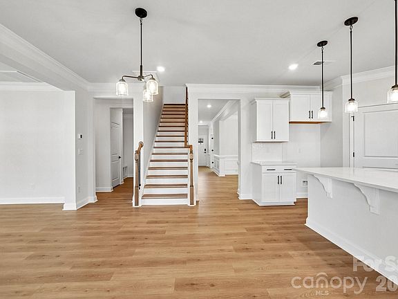 4th image of 7147 Sylvan Retreat Dr