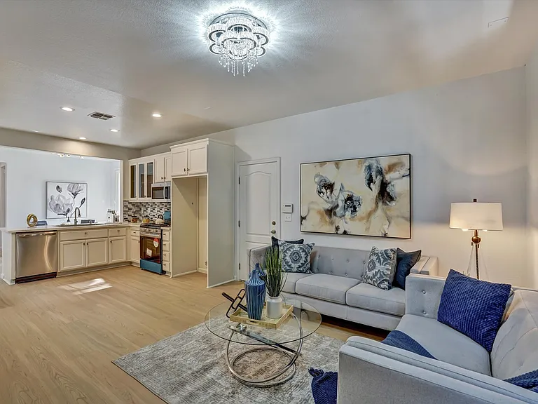 530 Cottage Park Dr — Photo 6