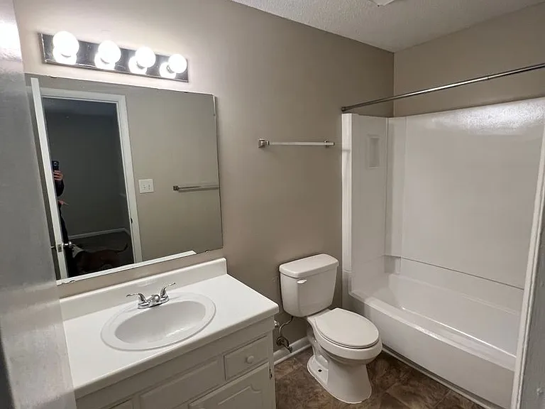 Windtree Apartment Homes — Photo 71