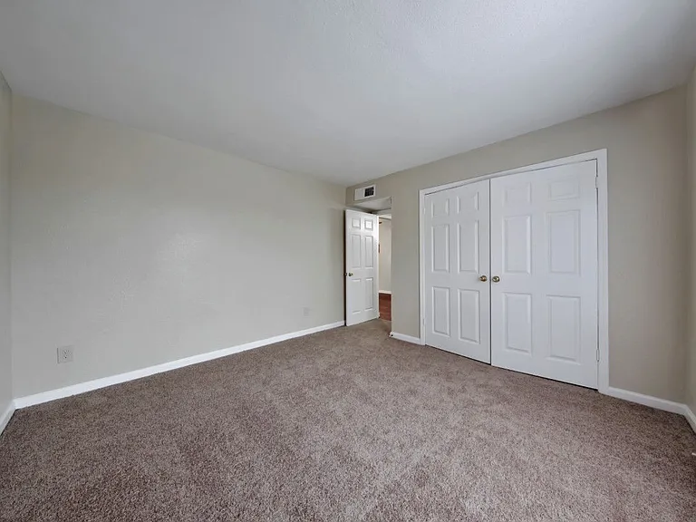 Pelican Pointe — Photo 13