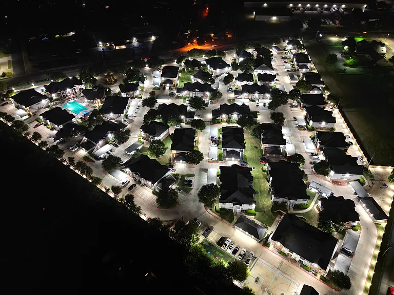 Saddle Brook Apartments — Photo 19