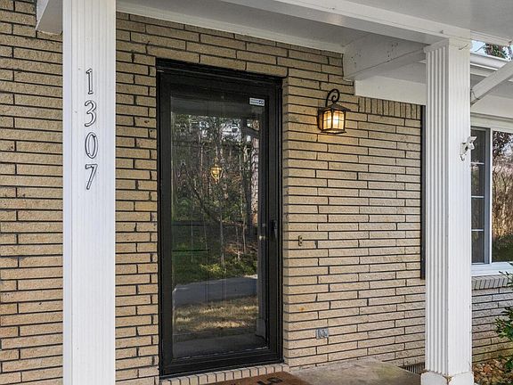 4th image of 1307 18th St NW