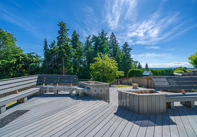 5204 Ridge Dr NE — Photo 41