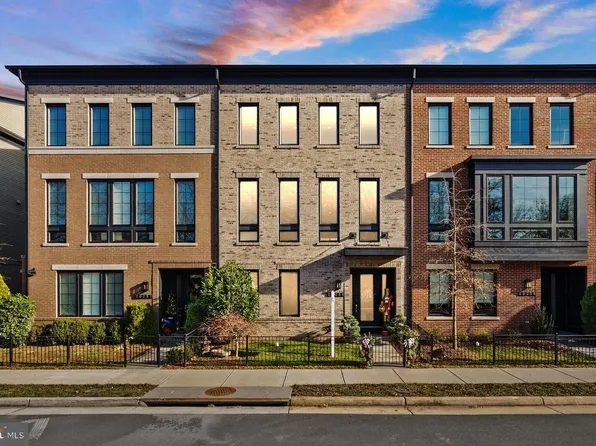 20254 Northpark Dr, Ashburn, VA 20147