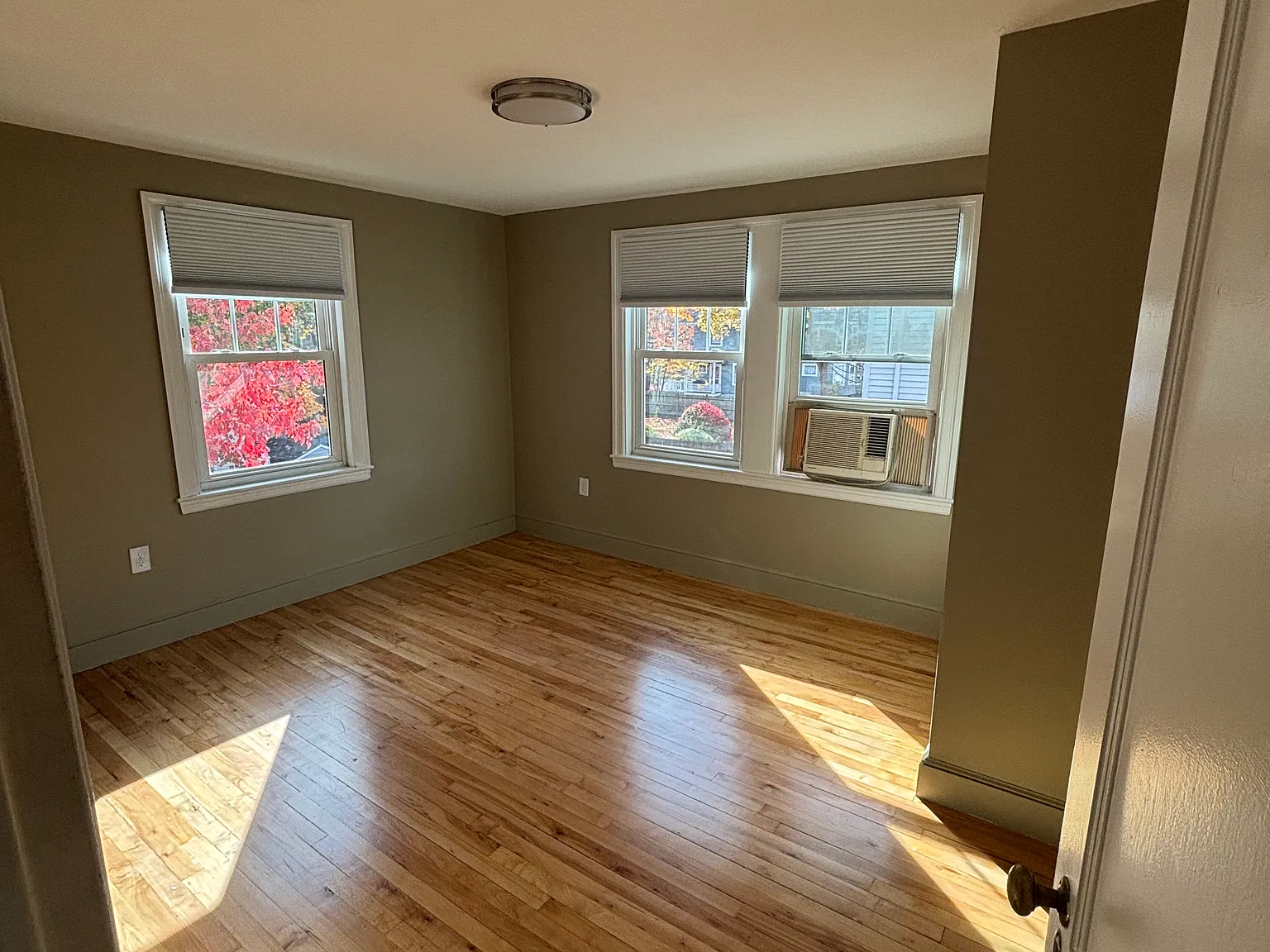 2 bed, 1000 sqft, $2,850 — Photo 2