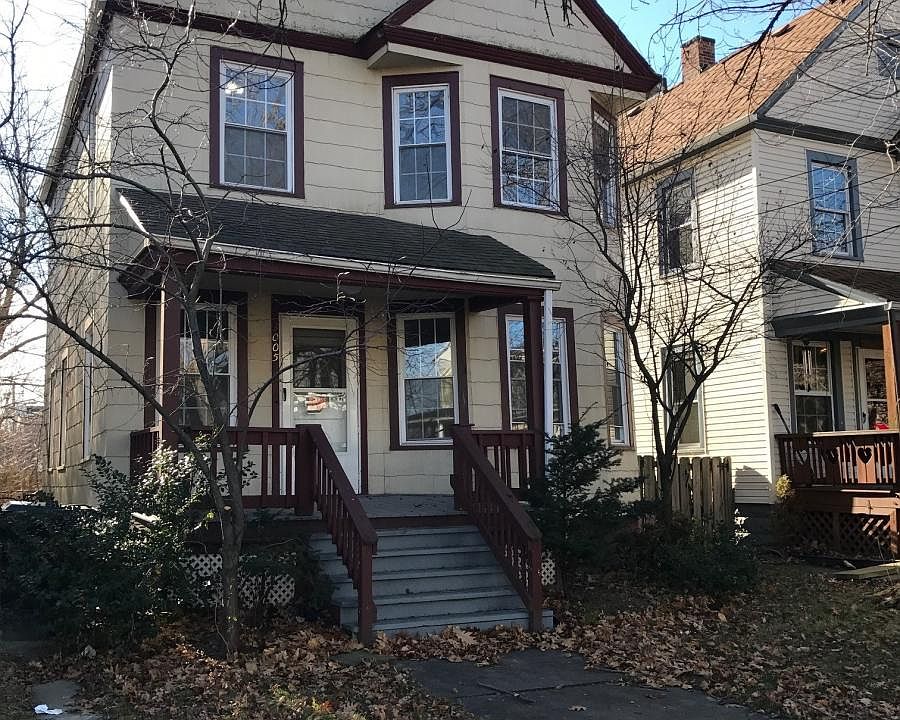 1st image of 3005 Mapledale Ave