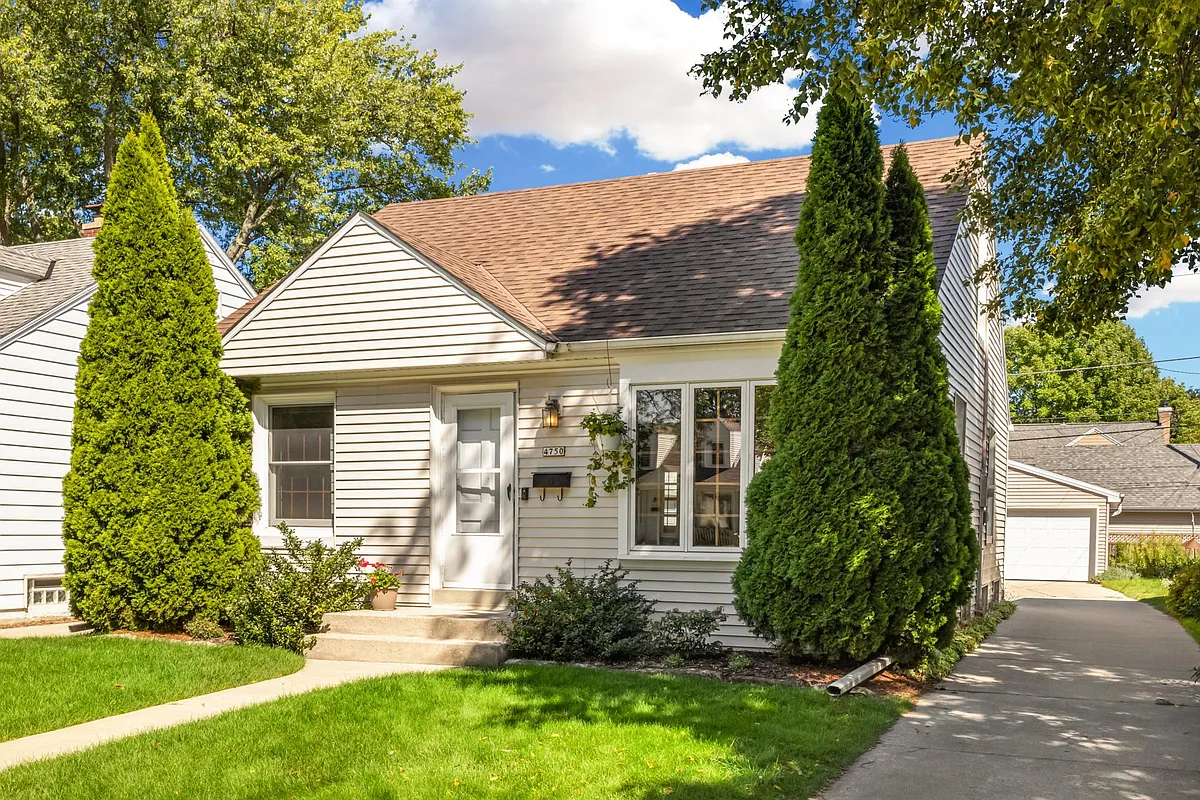 Spacious Cape Cod - 4750 N Elkhart Ave