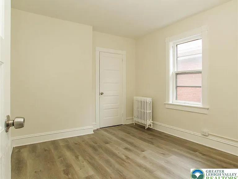 804 Reynolds St — Photo 9