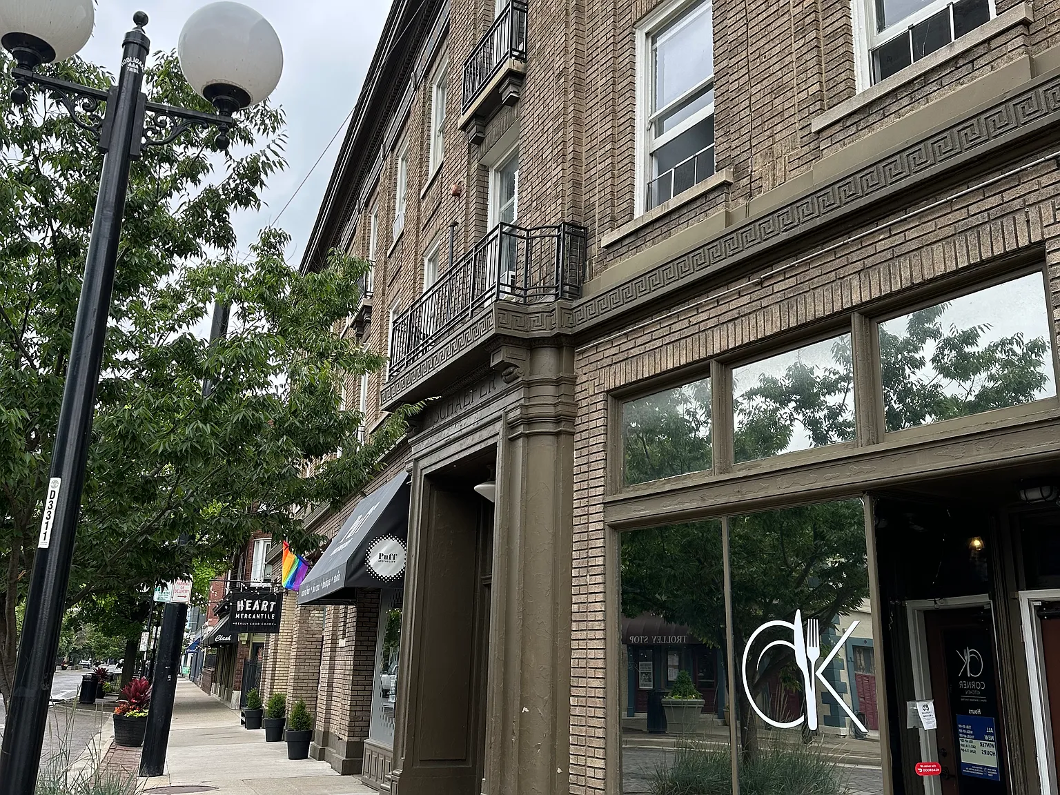 2 bed, 845 sqft, $975 — Photo 2