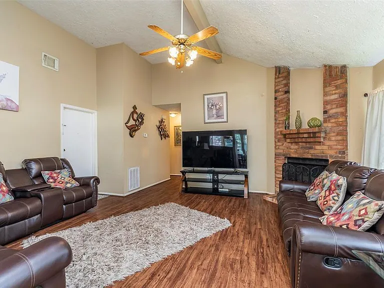 12210 Westwold Dr — Photo 3