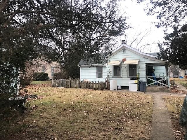 2nd image of 681 Forest Ave